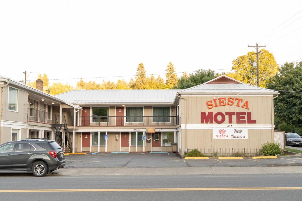 Siesta Motel Colfax Wa Exterior photo